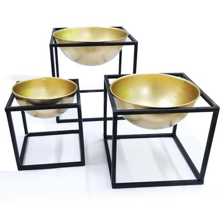 Kit Vaso Dourado em Metal c/ Suporte 3 peças - Mart 09407 - Mart collection Menor preço em Kit Vaso Dourado em Metal c/ Suporte 3 peças - Mart 09407 - Mart collection