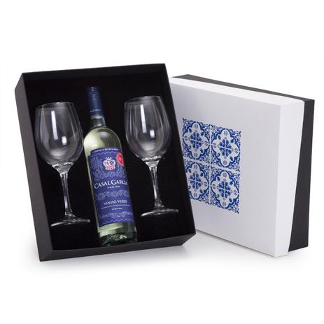 Kit Vinho Português Casal Garcia Branco + 2 Taças - Shop quality Menor preço em Kit Vinho Português Casal Garcia Branco + 2 Taças - Shop quality