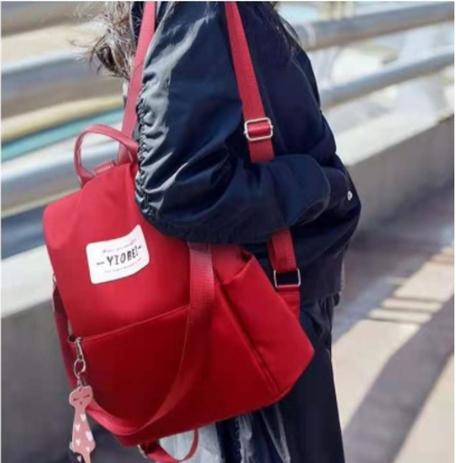 LINDA Mochila Feminina Impermeável (ANTIFURTO) acompanha um charmoso chaveiro! - BNZ é boa?