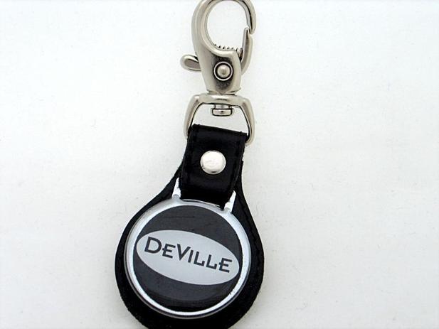 Lindo Chaveiro Couro Deville Cadillac Novo - Chavemax Menor preço em Lindo Chaveiro Couro Deville Cadillac Novo - Chavemax