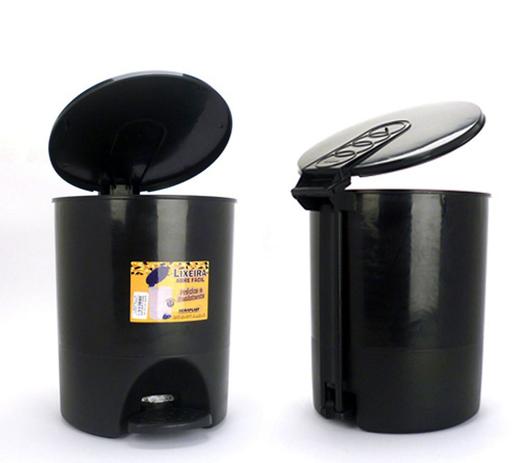 Lixeira Plástica Com Pedal 15 Litros Preta Agraplast Menor preço em Lixeira Plástica Com Pedal 15 Litros Preta Agraplast