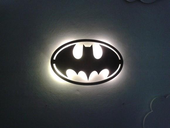 Luminária de Parede Decorativa Geek Batman - J r personalização em mdf Menor preço em Luminária de Parede Decorativa Geek Batman - J r personalização em mdf
