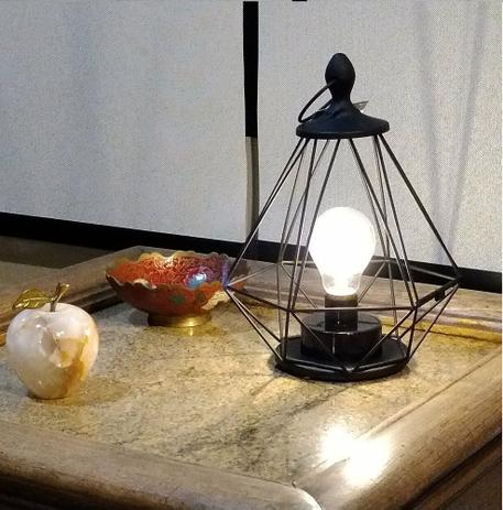 Luminaria Decorativa Led de Mesa Diamante Preta - Espressione Menor preço em Luminaria Decorativa Led de Mesa Diamante Preta - Espressione