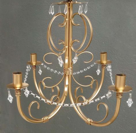 Lustre de Ferro Dourado com Cristais Rustico Artesanal para Sala de Jantar - Libertas rosas artesanato Menor preço em Lustre de Ferro Dourado com Cristais Rustico Artesanal para Sala de Jantar - Libertas rosas artesanato