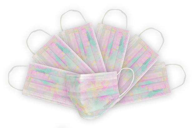 Máscara Descartável Cirúrgica Tripla Camada com clip Nasal colorida - Tie Dye 100 Un ANVISA - TOMIPLAS Menor preço em Máscara Descartável Cirúrgica Tripla Camada com clip Nasal colorida - Tie Dye 100 Un ANVISA - TOMIPLAS