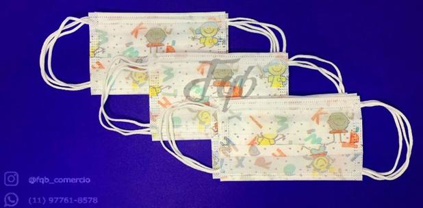 Máscara descartável infantil tripla na caixa c/ 50 - jersey pompom - JERSEY POM POM é boa?