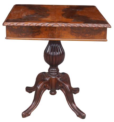 Mesa Auxiliar Clássica Em Madeira Detalhes em Relevo - Prime home decor Menor preço em Mesa Auxiliar Clássica Em Madeira Detalhes em Relevo - Prime home decor