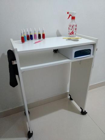 Mesa P/ Manicure 60CM C/ Rodinhas c/alças e prateleira p/ estufa , Virtude móveis