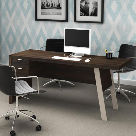 Mesa para Escritório 2 Gavetas Me4122 Tabaco/Pés Fendi - Tecno mobili Menor preço em Mesa para Escritório 2 Gavetas Me4122 Tabaco/Pés Fendi - Tecno mobili