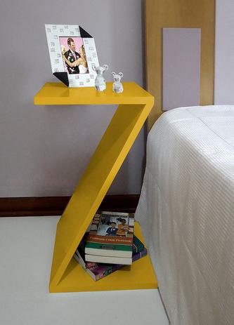Mesa ”Z” Lateral de Apoio Cabeceira ou Criado Mudo - Amarelo Laca - Formalivre Menor preço em Mesa ”Z” Lateral de Apoio Cabeceira ou Criado Mudo - Amarelo Laca - Formalivre