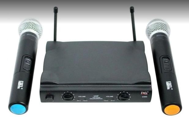 Microfone sem fio JWL Unidirecional U-585 Duplo Menor preço em Microfone sem fio JWL Unidirecional U-585 Duplo