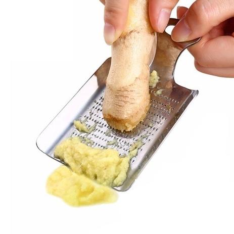 Mini Ralador de Alimentos Japonês Inox - Utifácil Menor preço em Mini Ralador de Alimentos Japonês Inox - Utifácil