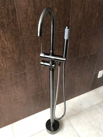 Misturador Monocomando para Banheira de Piso Pvd Black - Paini é boa?