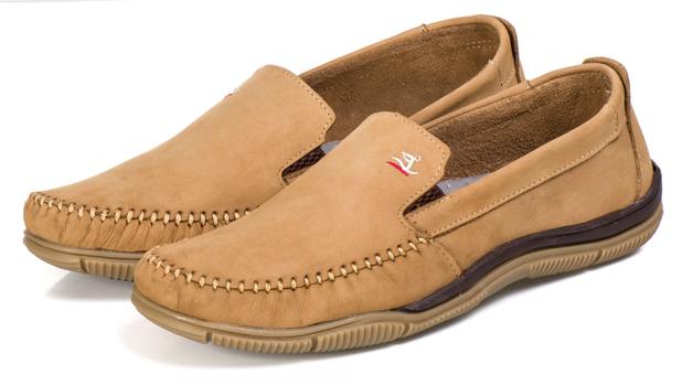 Mocassim Sapato Slip Masculino Couro Creme - Campero Menor preço em Mocassim Sapato Slip Masculino Couro Creme - Campero