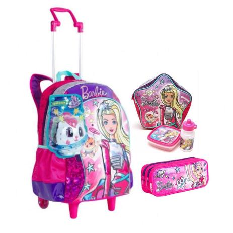 Mochila Infantil Barbie Aventura Nas Estrelas Prata C/Alças Rodinhas Tam G Sestini + Lancheira Estr Menor preço em Mochila Infantil Barbie Aventura Nas Estrelas Prata C/Alças Rodinhas Tam G Sestini + Lancheira Estr