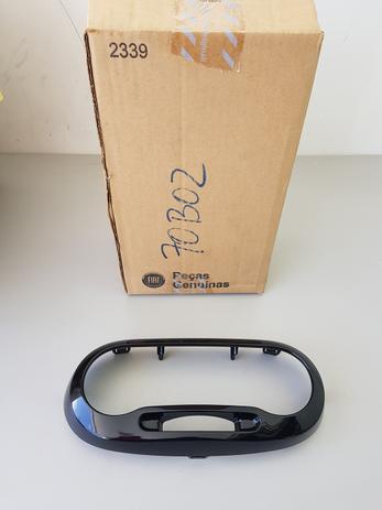 Moldura central painel controle ar fiat uno 2015-2016 é boa?