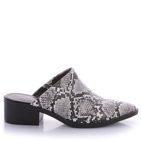 mule de salto branco