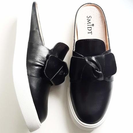 tenis feminino preto com sola branca