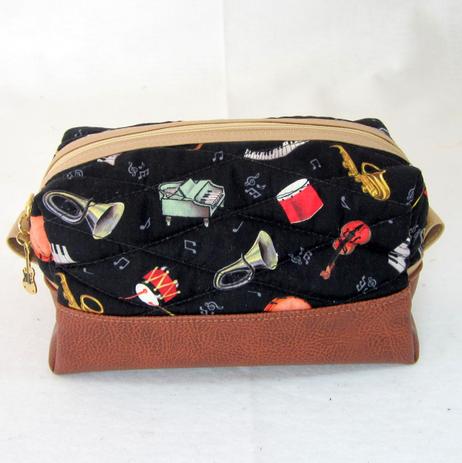 Necessaire em tecido e material sintetico maria adna Menor preço em Necessaire em tecido e material sintetico maria adna