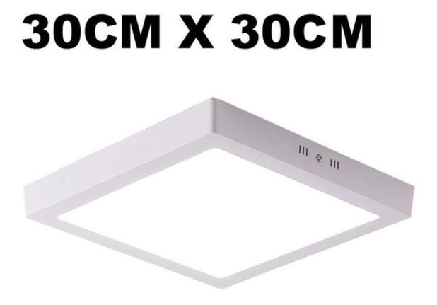 Painel Plafon 24w Led Quadrado Teto Sobrepor Branco Neutro - Avant é boa?
