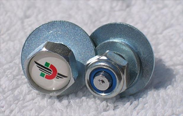 Parafusos De Placa Ducati 749 620 Monster D16rr Hyperfighter - Açoflex é boa?