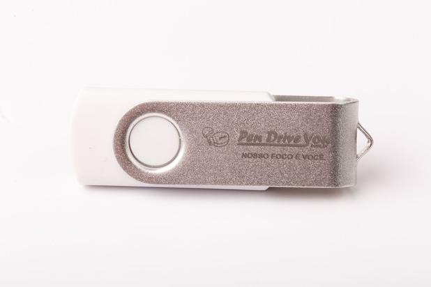 Pen Drive 32GB Giratório Metal Color Branco - Pen drive you Menor preço em Pen Drive 32GB Giratório Metal Color Branco - Pen drive you