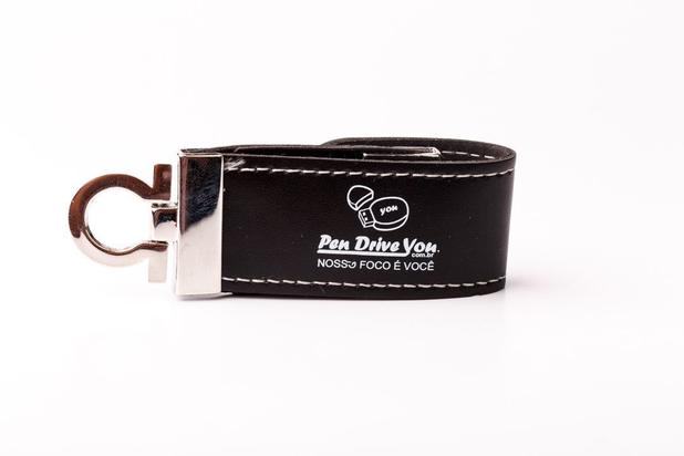 Pen Drive 8GB Couro Retangular Preto com Tampa - Pen drive you Menor preço em Pen Drive 8GB Couro Retangular Preto com Tampa - Pen drive you