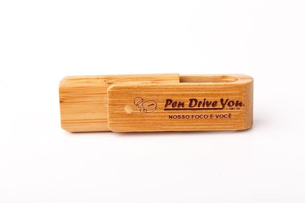 Pen Drive 8GB Madeira Giratório Caramelo - Pen drive you Menor preço em Pen Drive 8GB Madeira Giratório Caramelo - Pen drive you