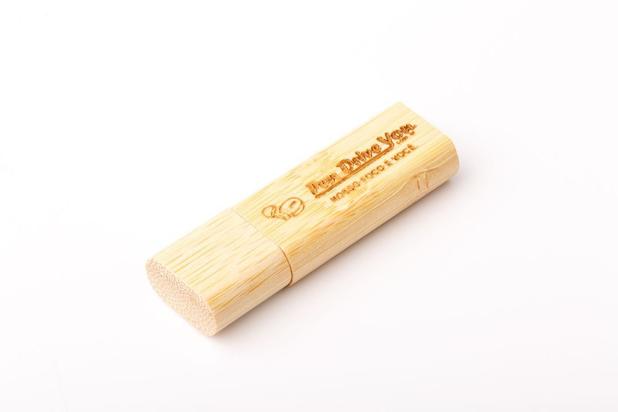 Pen Drive 8GB Retangular Arredondado Madeira Bambú Tampa - Pen drive you Menor preço em Pen Drive 8GB Retangular Arredondado Madeira Bambú Tampa - Pen drive you