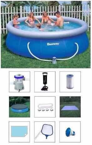 Menor preço em Piscina Bestway 6665 Litros + Bomba Filtro 220v + Bomba de Inflar + Capa + Forro + Kit de Limpeza + Flutuador + Adesivo