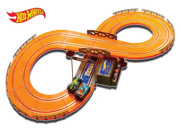 Pista Hot Wheels Track Set Basic 286cm com 2 Carrinhos + 2 Controles Indicado para +5 Anos Multikids - BR081 Menor preço em Pista Hot Wheels Track Set Basic 286cm com 2 Carrinhos + 2 Controles Indicado para +5 Anos Multikids - BR081