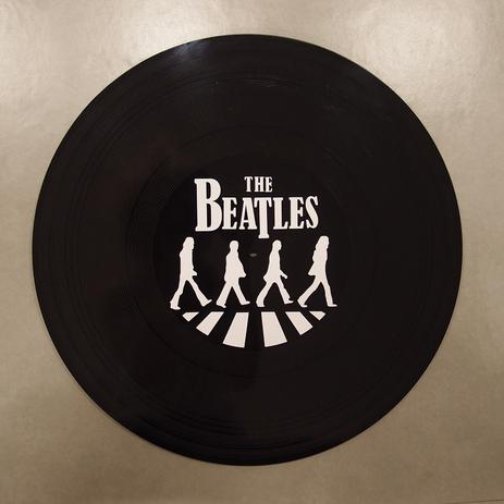 Placa Decorativa Vinil Beatles - Ika Menor preço em Placa Decorativa Vinil Beatles - Ika