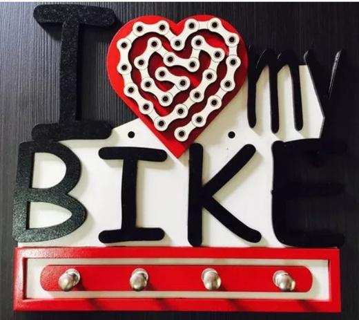 Porta Chaves I Love My Bike Em Mdf Tamanho 20 X 18 Cm - Mundo do militar é ruim? Porta Chaves I Love My Bike Em Mdf Tamanho 20 X 18 Cm - Mundo do militar é boa?