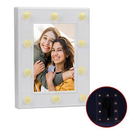 Porta Retrato Luminária de Led Fotos 10x15 Branco - Lore Menor preço em Porta Retrato Luminária de Led Fotos 10x15 Branco - Lore
