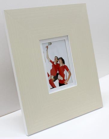 Porta Retrato Moldura Cor Creme e Branca 31x36cm 1 Foto 10x15cm - Decore pronto Menor preço em Porta Retrato Moldura Cor Creme e Branca 31x36cm 1 Foto 10x15cm - Decore pronto