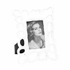 Porta Retrato Resina Branco Laterais Trabalhada 10x15 - Decorafast Menor preço em Porta Retrato Resina Branco Laterais Trabalhada 10x15 - Decorafast