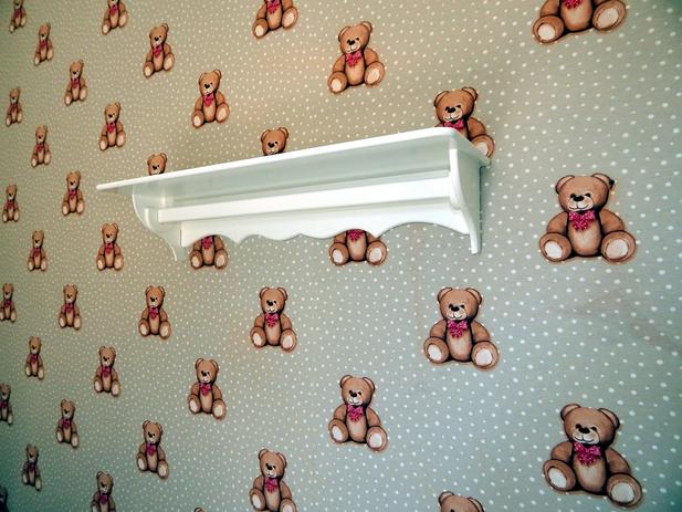 Prateleira Com Varão Provençal Porta Fralda 68cm - Galeria Baby Menor preço em Prateleira Com Varão Provençal Porta Fralda 68cm - Galeria Baby
