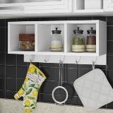 Prateleira Decorativa Nature com 3 Nichos 5 Ganchos BPL 26 - Branco - Brv Menor preço em Prateleira Decorativa Nature com 3 Nichos 5 Ganchos BPL 26 - Branco - Brv