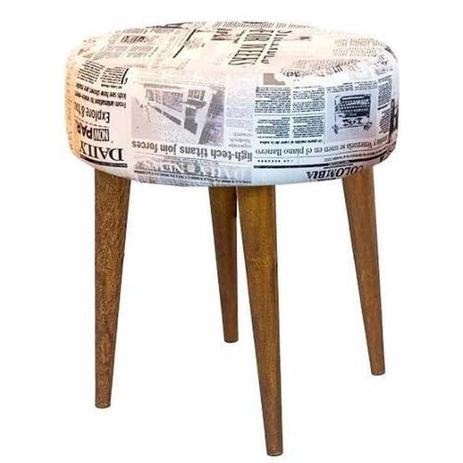 Puff Banqueta Classic Pés Palito Alto Tecido Jornal - Nay estofados Menor preço em Puff Banqueta Classic Pés Palito Alto Tecido Jornal - Nay estofados