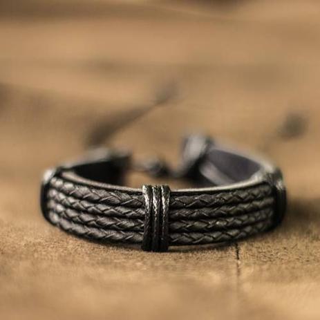 Pulseira Masculina De Couro Marrom E Branco Bracelete - Colleshop Menor preço em Pulseira Masculina De Couro Marrom E Branco Bracelete - Colleshop