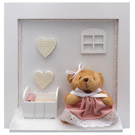 Quadro de Bebê com Base Ursa Branco - Atelie villa dos anjos Menor preço em Quadro de Bebê com Base Ursa Branco - Atelie villa dos anjos