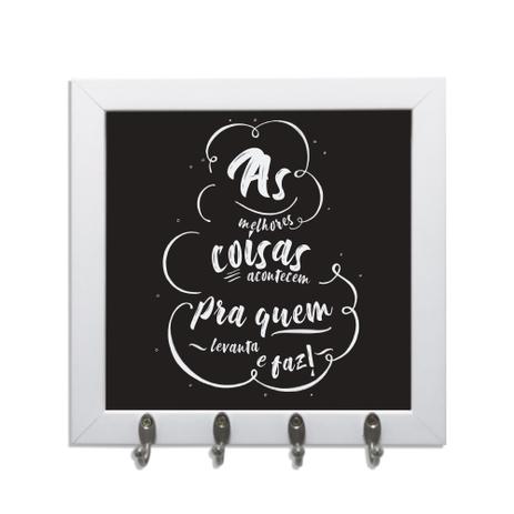 Quadro Porta Chaves 24x24cm Frases As Melhores Coisas Decorativo Chaveiro Moldura Branca - Oppen house Menor preço em Quadro Porta Chaves 24x24cm Frases As Melhores Coisas Decorativo Chaveiro Moldura Branca - Oppen house