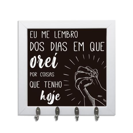 Quadro Porta Chaves 24x24cm Frases Eu me Lembro Decorativo Chaveiro Moldura Branca - Oppen house Menor preço em Quadro Porta Chaves 24x24cm Frases Eu me Lembro Decorativo Chaveiro Moldura Branca - Oppen house