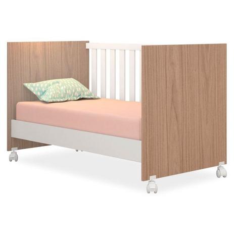 Quarto Infantil Cômoda com Nicho e Berço Mini Cama Doce Sonho Carvalho/Branco - Qmovi Menor preço em Quarto Infantil Cômoda com Nicho e Berço Mini Cama Doce Sonho Carvalho/Branco - Qmovi