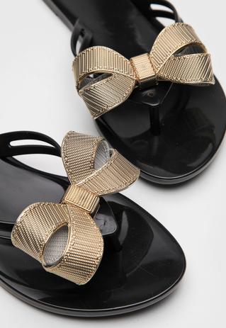 chinelo zaxy com laço