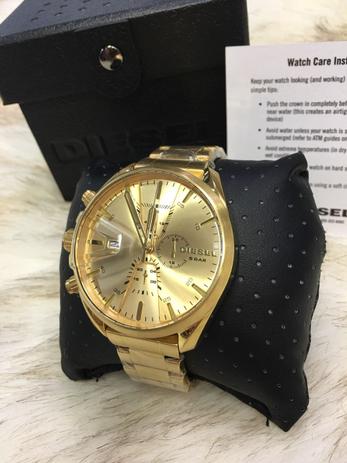 Relógio Diesel DZ4470 dourado fundo amarelo Menor preço em Relógio Diesel DZ4470 dourado fundo amarelo
