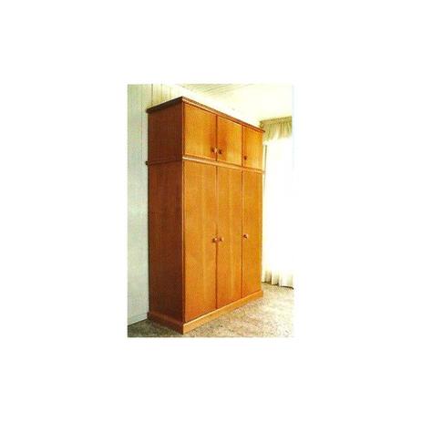 Roupeiro 03 Portas 1,50 x 52 x 2,30 Madeira Maciça - Flávio Móveis Gramado Menor preço em Roupeiro 03 Portas 1,50 x 52 x 2,30 Madeira Maciça - Flávio Móveis Gramado