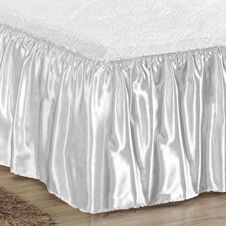 saia branca de babado