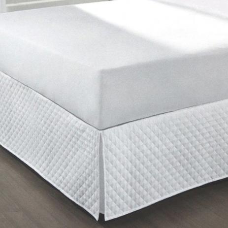 Saia para Cama Box King Hedrons Branco Matelassada Menor preço em Saia para Cama Box King Hedrons Branco Matelassada