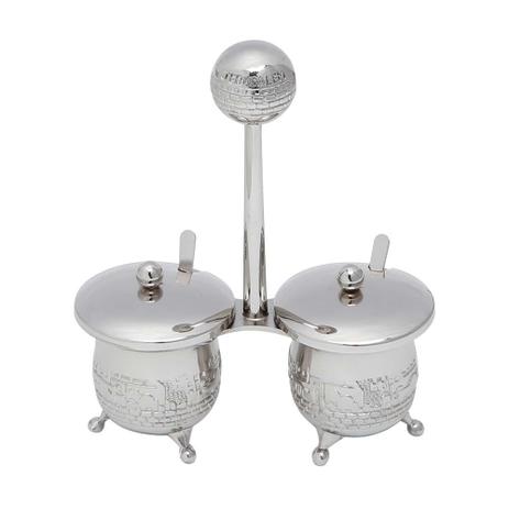 Saleiro/Pimenteiro C/ 2 Colheres E Suporte - F9-4113 - Prestige Menor preço em Saleiro/Pimenteiro C/ 2 Colheres E Suporte - F9-4113 - Prestige